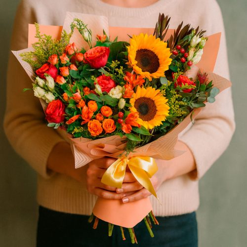 Букет из свежих цветов «Летнее Сияние»